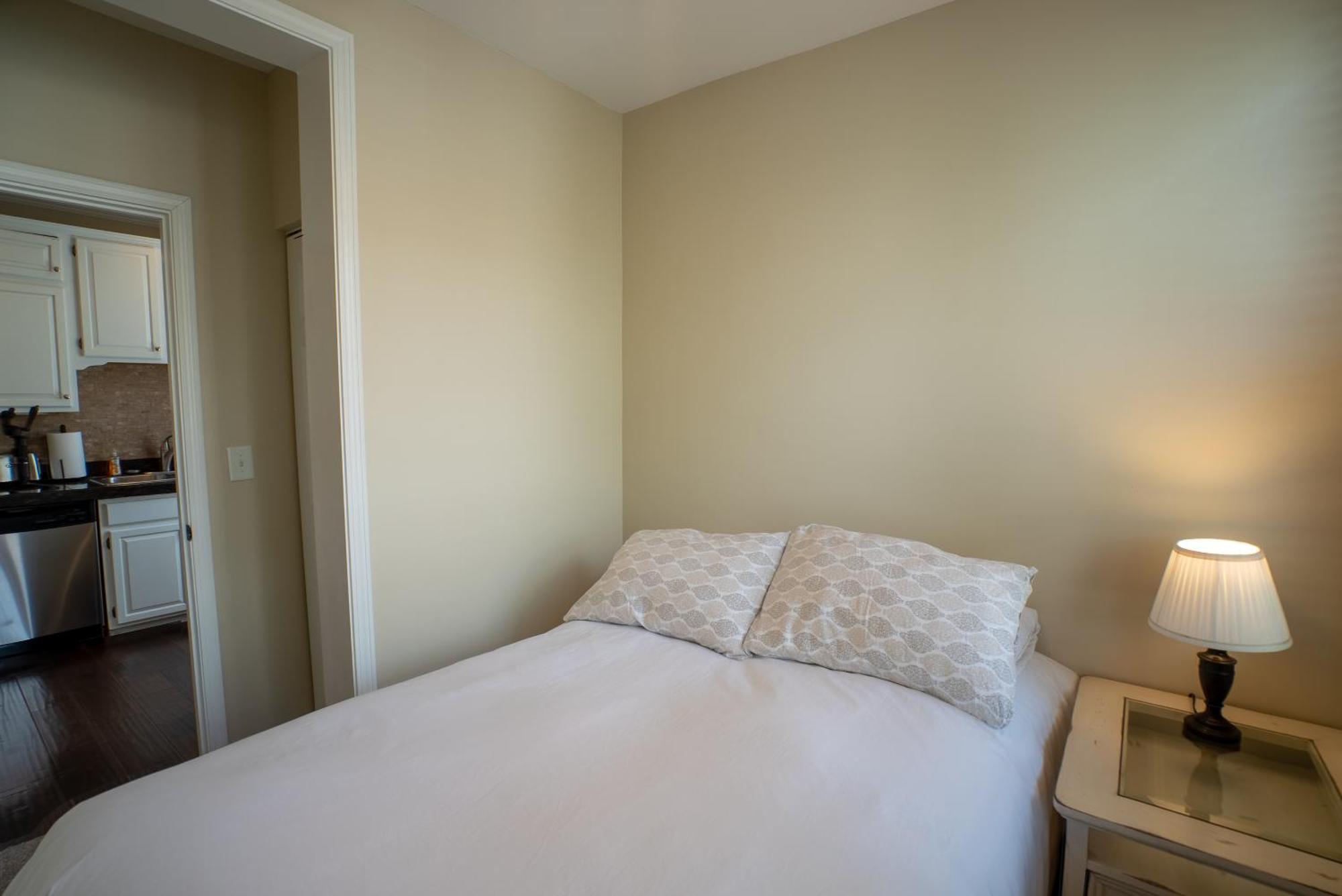 Roscoe Village Guesthouse Чикаго Номер фото
